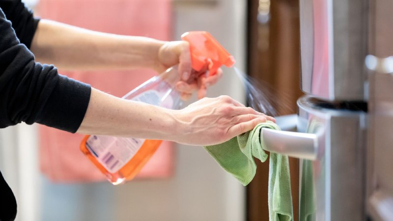 cach-ve-sinh-tu-lanh-6