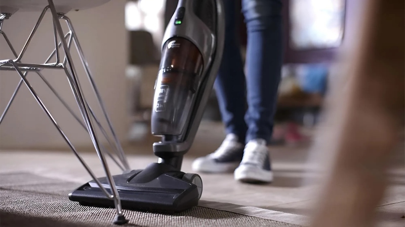 may-hut-bui-cam-tay-philips-8