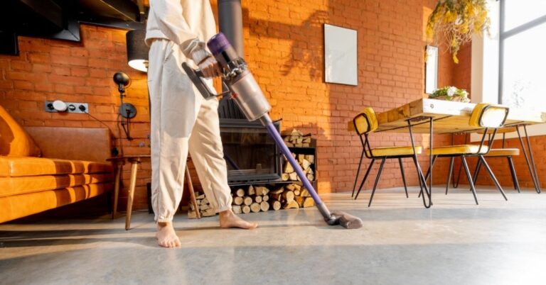 may-hut-bui-cam-tay-sieu-manh-thumb