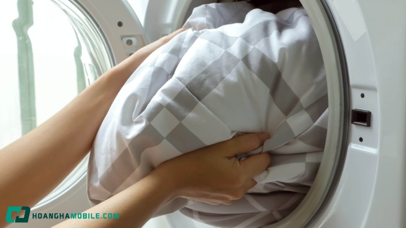 meo-lam-sach-ga-giuong-voi-may-hut-bui-ga-giuong-hieu-qua-3