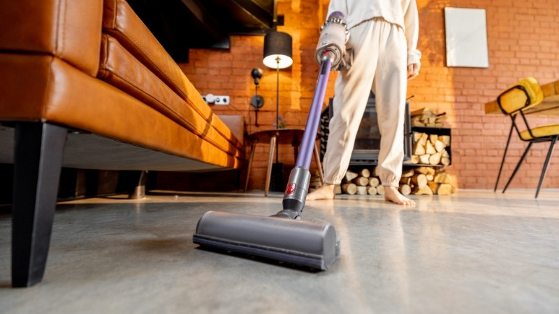 may-hut-bui-lau-nha-cam-tay-4