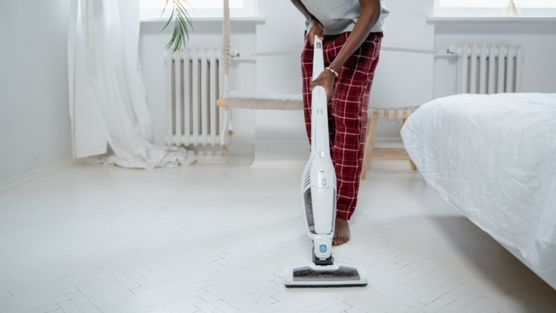 may-hut-bui-lau-nha-cam-tay-6