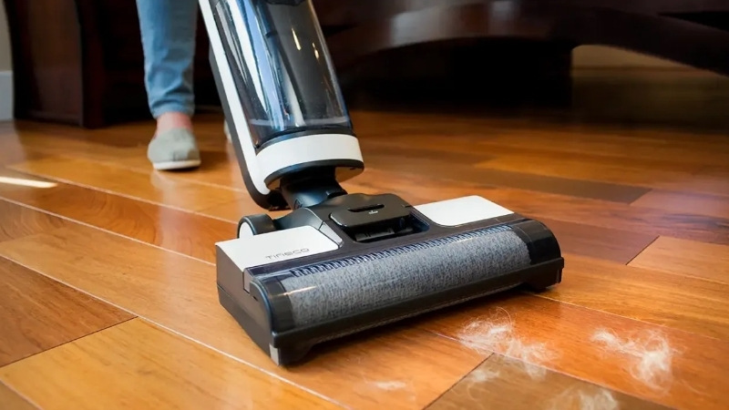 may-hut-bui-lau-nha-cam-tay-9