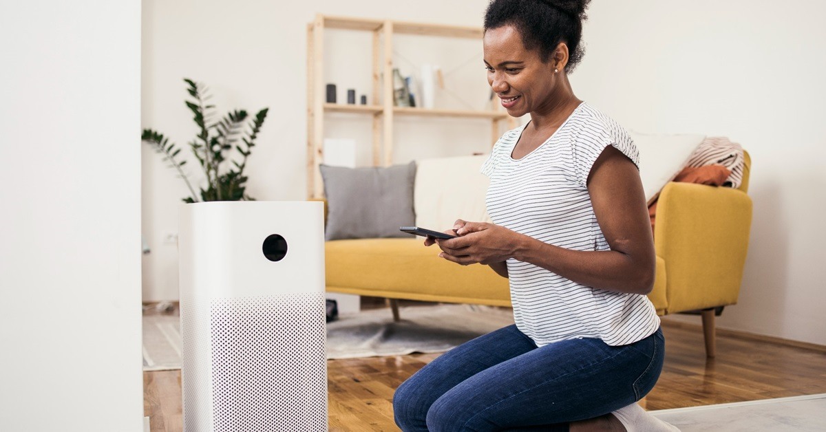 sua-may-loc-khong-khi-cam-nham-dien