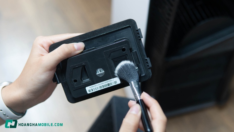 huong-dan-cho-tiet-cach-ve-sinh-may-loc-khong-khi-3