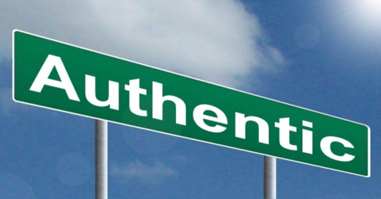 hàng authentic là gì