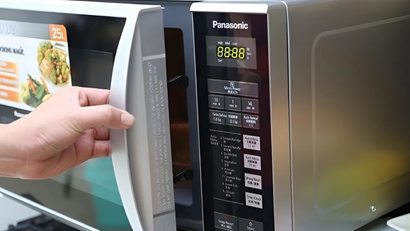 lo-vi-song-Panasonic-NN-GT35HMYUE-1