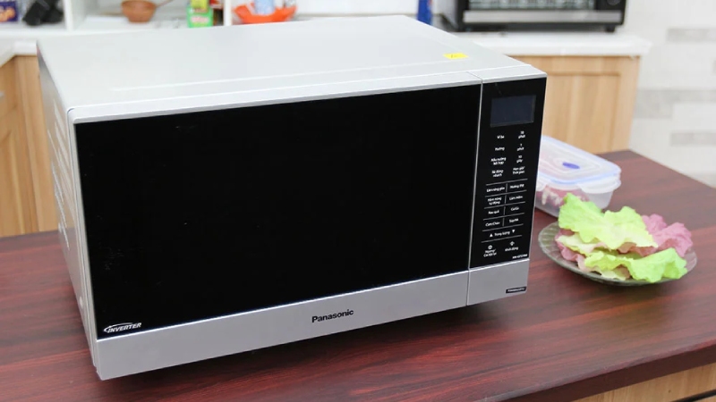 lo-vi-song-Panasonic-NN-GT35HMYUE-5