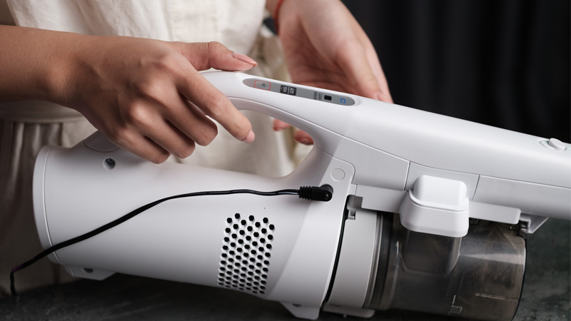 may-hut-bui-cam-tay-panasonic-7