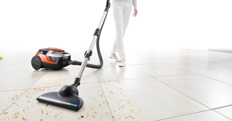 kham-pha-suc-manh-cua-may-hut-bui-cong-nghiep-hitachi-trong-cac-cong-trinh-lon-7