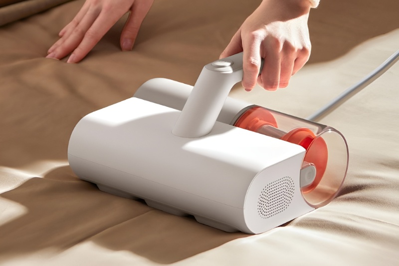 may-hut-bui-giuong-nem-Xiaomi-1