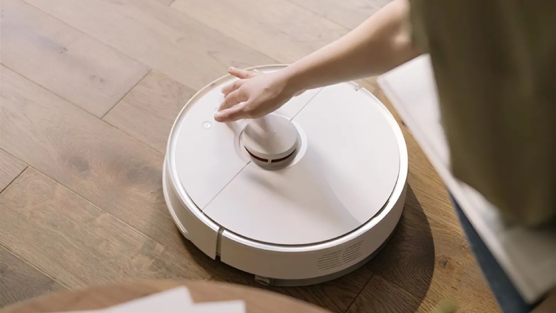 sua-ro-bot-hut-bui-tai-nha-1