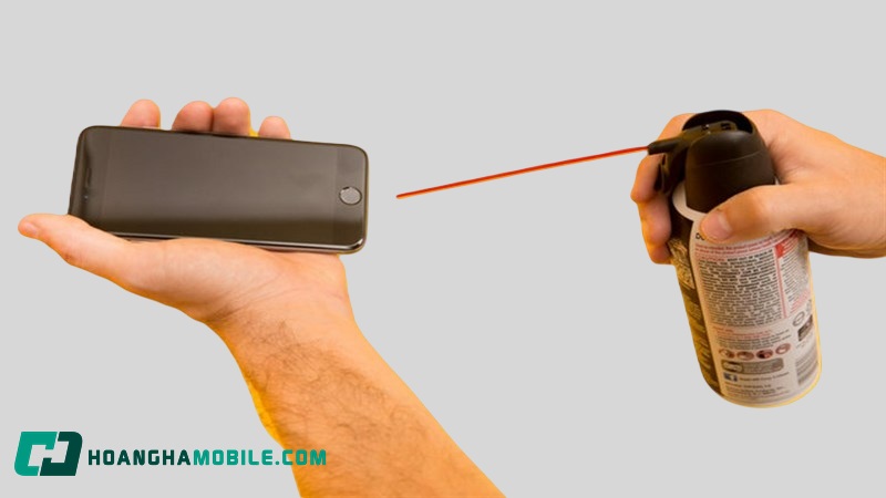 ve-sinh-loa-iphone-09