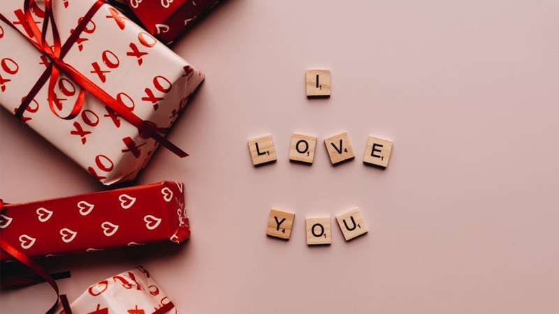 14-3-la-ngay-gi-ai-tang-qua-cho-ai-2