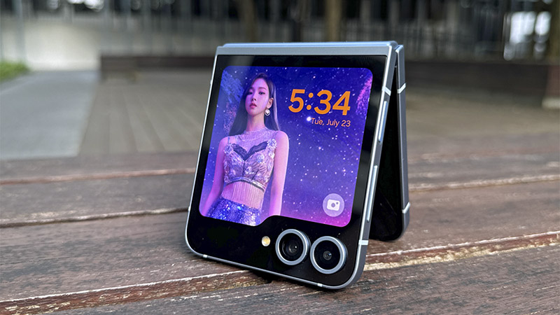 galaxy-z-flip-7-fe-1