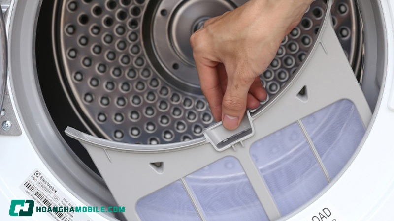 may-say-quan-ao-electrolux-08