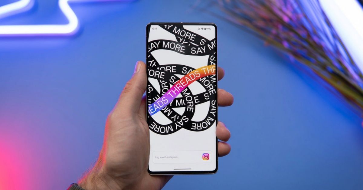 nhắn tin riêng tư DM