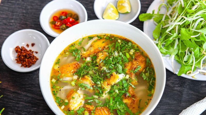 cach-nau-banh-canh-ca-loc-10