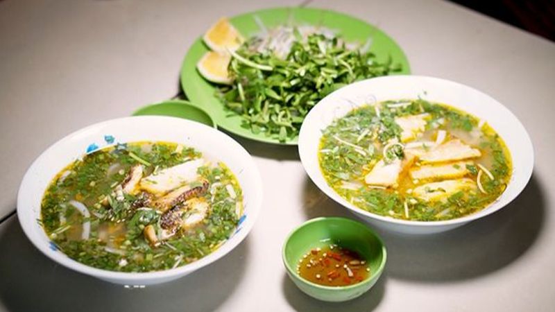 cach-nau-banh-canh-ca-loc-12
