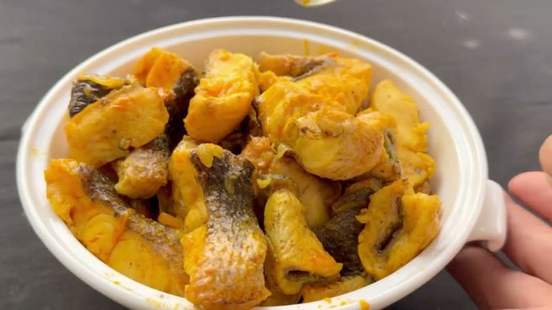 cach-nau-banh-canh-ca-loc-4