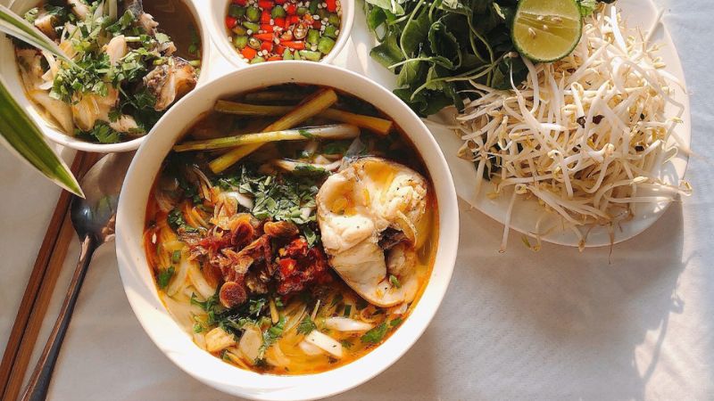 cach-nau-banh-canh-ca-loc-8