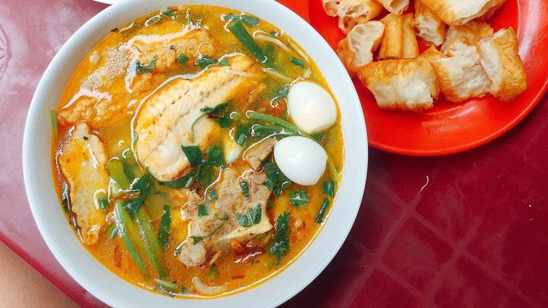 cach-nau-banh-canh-ca-loc-9