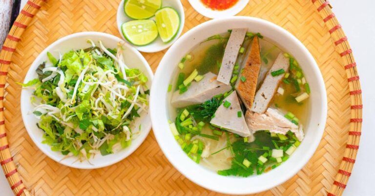 cach-nau-banh-canh-cha-ca-mien-trung-ngon-dai-dam-da-chuan-vi-16