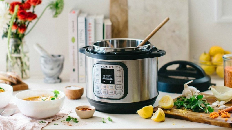 cach-nau-chao-bang-noi-com-dien-11