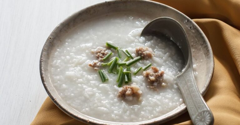 cach-nau-chao-bang-noi-com-dien