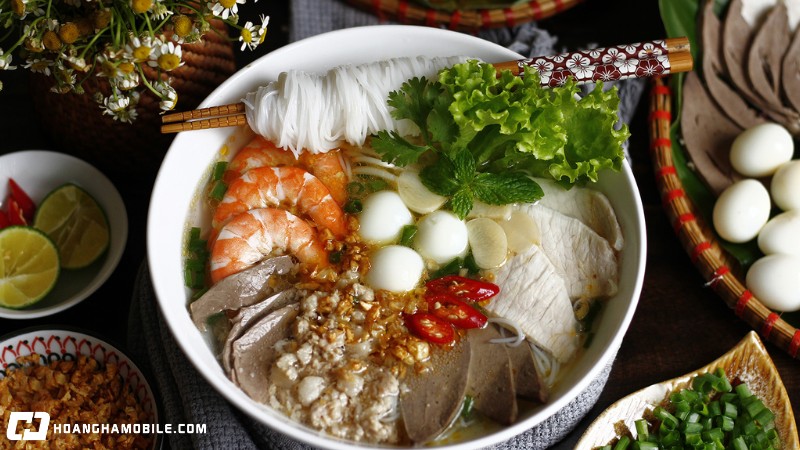 cach-nau-hu-tieu-ngon-nhu-ngoai-tiem-nuoc-dung-ngot-xuong-hap-dan-11