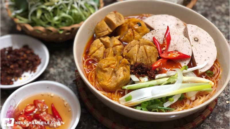 cach-nau-hu-tieu-ngon-nhu-ngoai-tiem-nuoc-dung-ngot-xuong-hap-dan-12