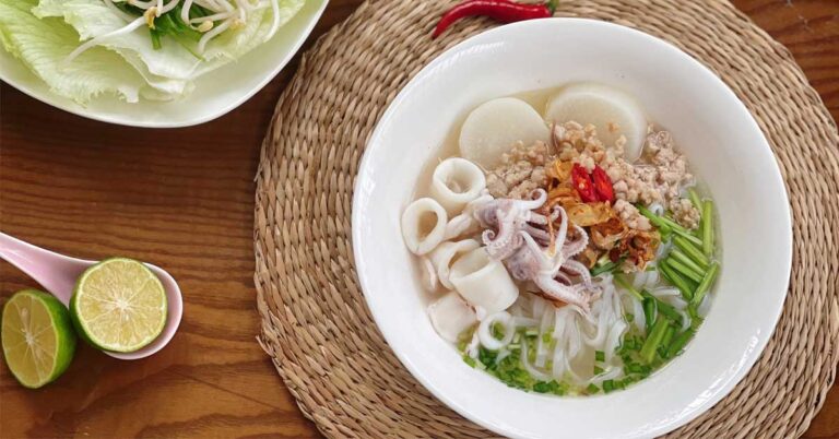 cach-nau-hu-tieu-muc