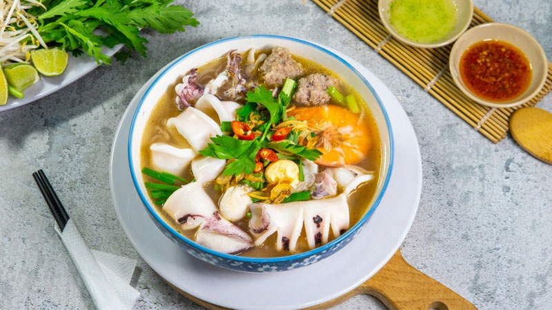 cach-nau-hu-tieu-muc-8