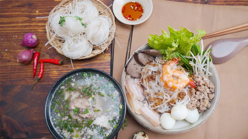 cach-nau-hu-tieu-nam-vang-11