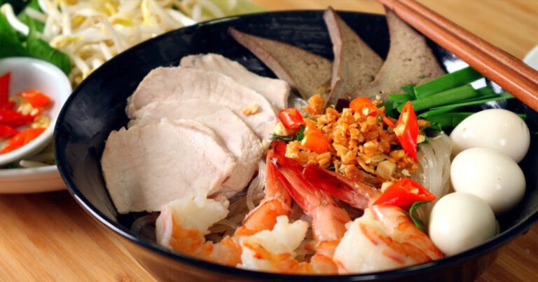 cach-nau-hu-tieu-nam-vang