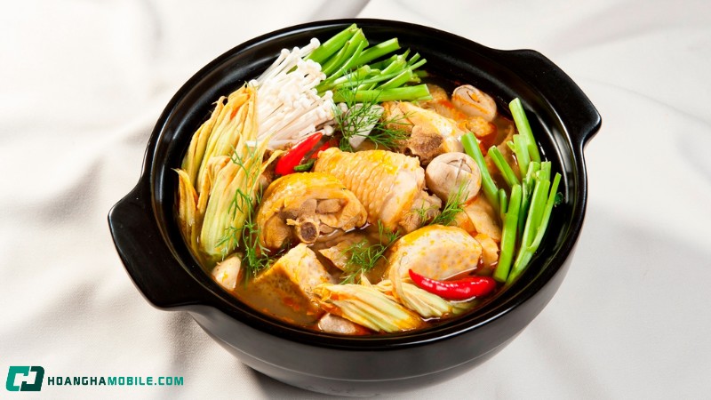 5-cach-nau-lau-ga-chua-cay-thom-ngon-cho-ngay-mua-lanh-2