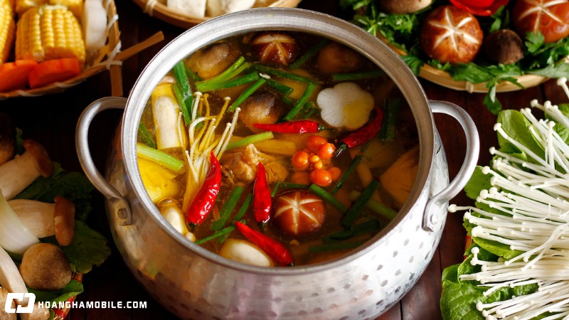 5-cach-nau-lau-ga-chua-cay-thom-ngon-cho-ngay-mua-lanh-5