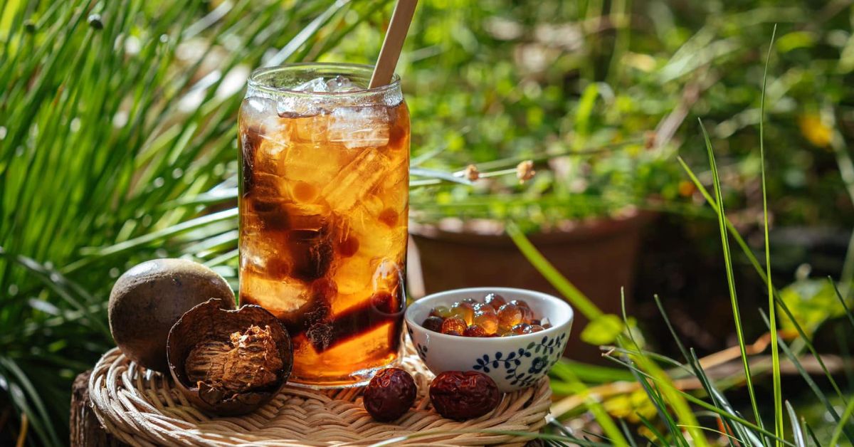 cach-nau-nuoc-sam-thanh-mat-giai-nhiet-don-gian-de-lam-tai-nha-14