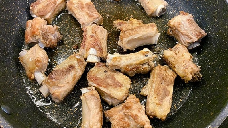 cach-nau-suon-chua-ngot-3