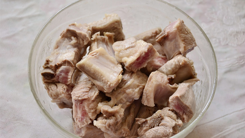 cach-nau-suon-xao-chua-ngot-3