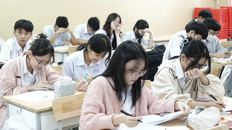 chinh-thuc-mien-hoc-phi-4