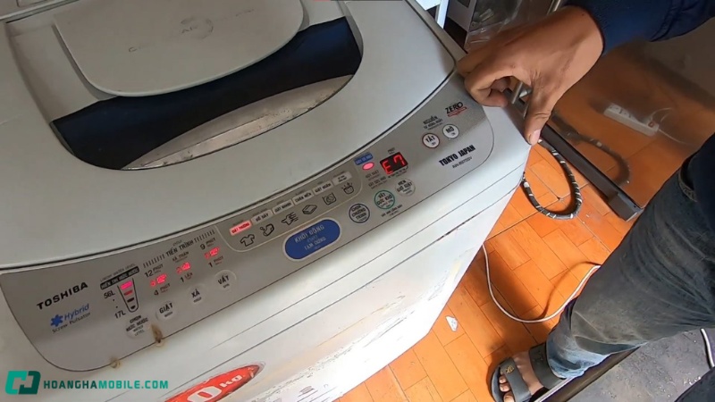 15-loi-thuong-gap-va-cach-sua-may-giat-toshiba-don-gian-tai-nha-16
