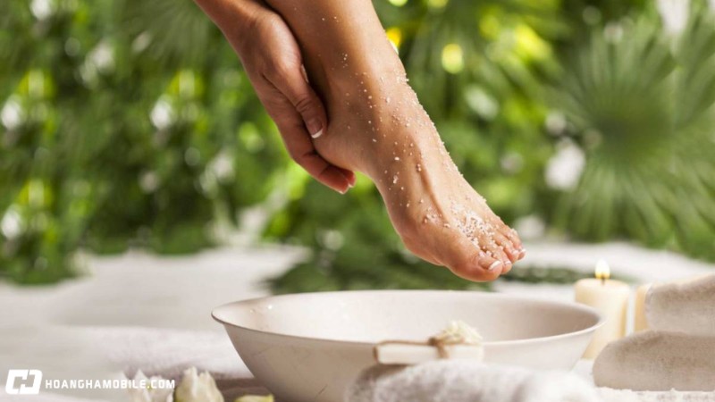 1-tuan-nen-ngam-chan-may-lan-luu-y-can-biet-khi-ngam-chan-nuoc-nong-7