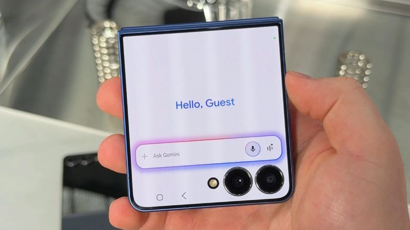 Galaxy Z Flip 7 so sánh Flip 6