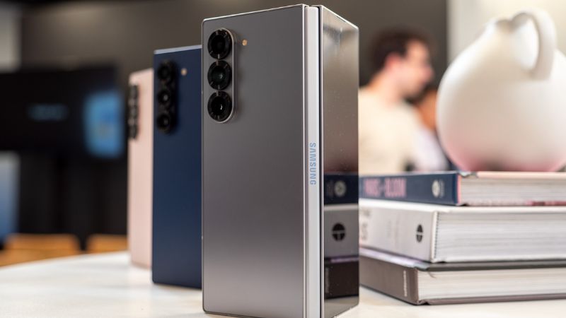 Bên trong Galaxy Z Fold 7