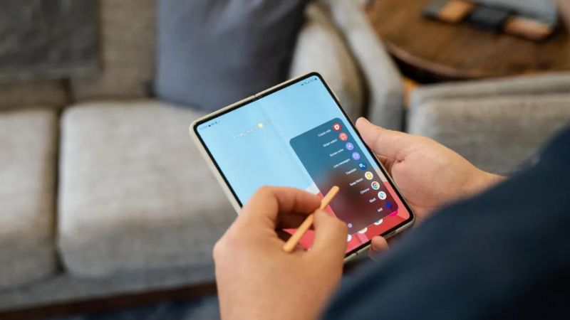 Bên trong Galaxy Z Fold 7