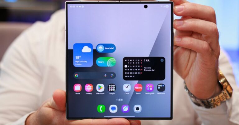 điện thoại gập mỏng nhất thế giới