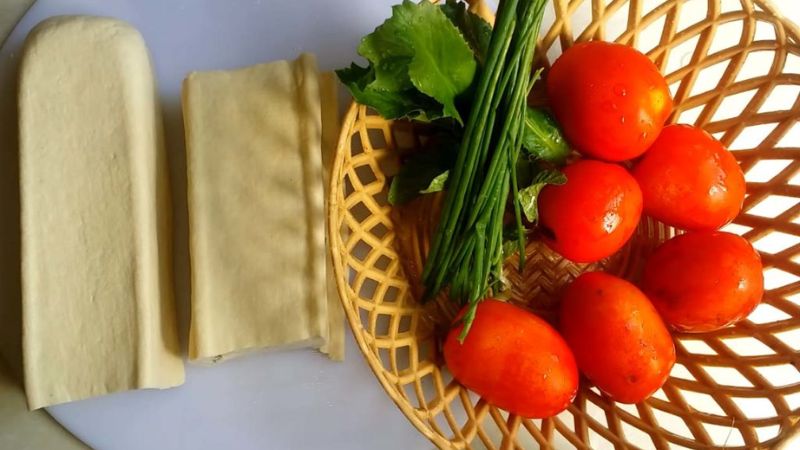 cach-nau-canh-ca-chua-trung-11