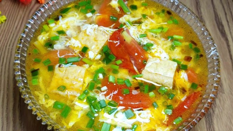 cach-nau-canh-ca-chua-trung-13