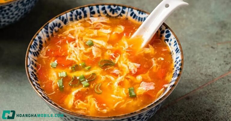 cach-nau-canh-ca-chua-trung